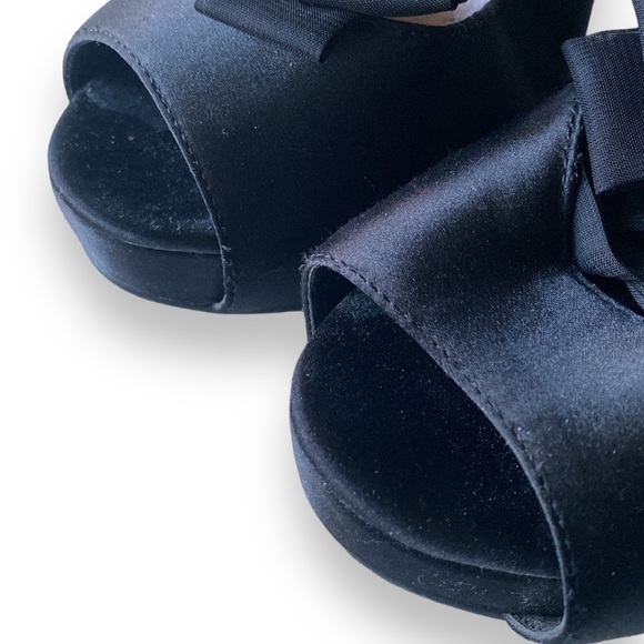 Lulu Townsend Bow w/ T-Strap 5” Black Stilettos Open Toe, Back Zip, BOW … - Picture 7 of 10